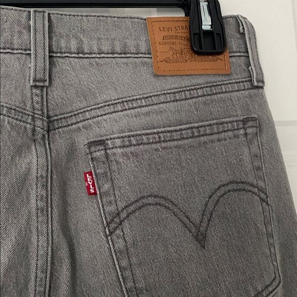 NWOT. Levi’s Wedge Straight Jeans - Picture 3 of 3